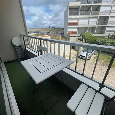 Premier Ligne Apartment
